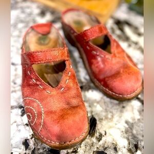 El Naturalista Red Mules with Embroidered Detail